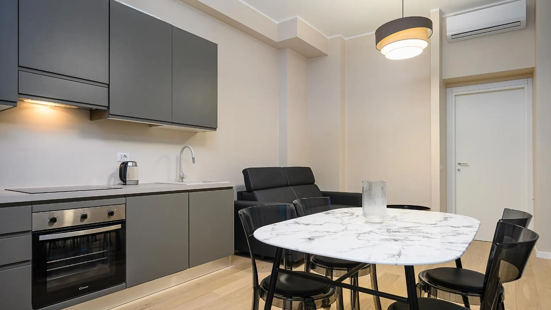 מילאנו Suites In Porta Garibaldi & Chinatown - City Center Well Connected 0*,  איטליה